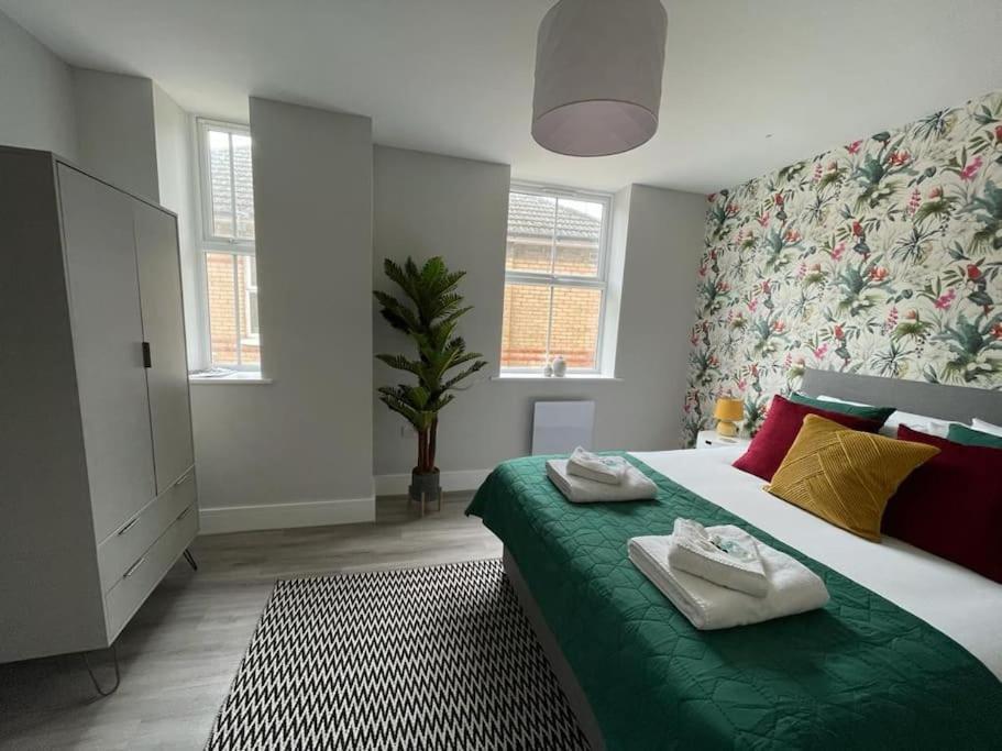 Bright, Vibrant New 1 Bedroom Town Centre Parking Bournemouth Ngoại thất bức ảnh