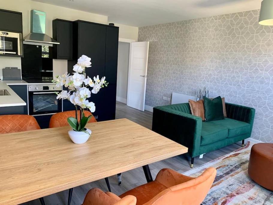 Bright, Vibrant New 1 Bedroom Town Centre Parking Bournemouth Ngoại thất bức ảnh