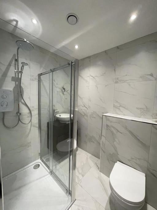 Bright, Vibrant New 1 Bedroom Town Centre Parking Bournemouth Ngoại thất bức ảnh
